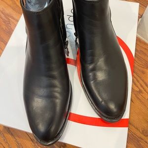 Women black leather booties